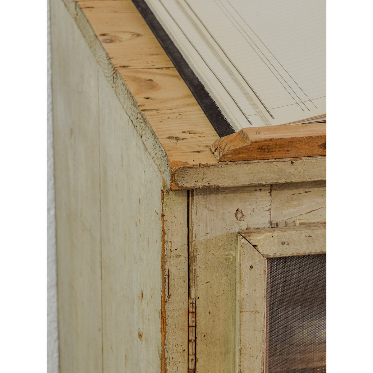 Garde-manger en bois beige Guy N°36 - Bon état beige, DEBONGOUT