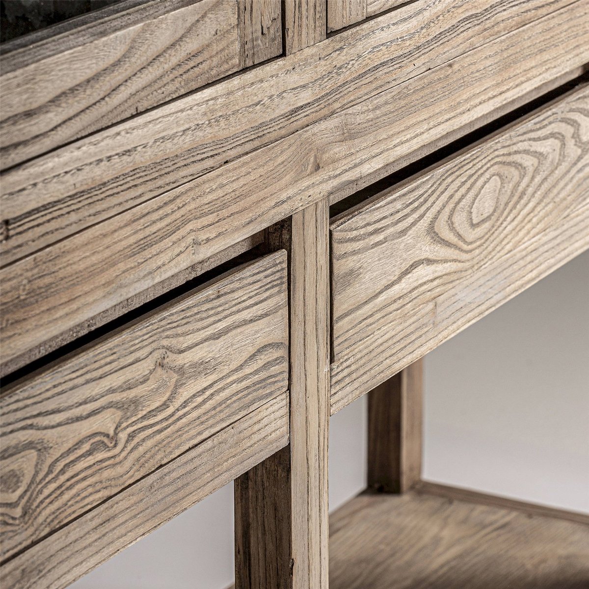 Vitrine en bois d'orme, Style colonial brun clair finition vieilli, RECOLLECTION