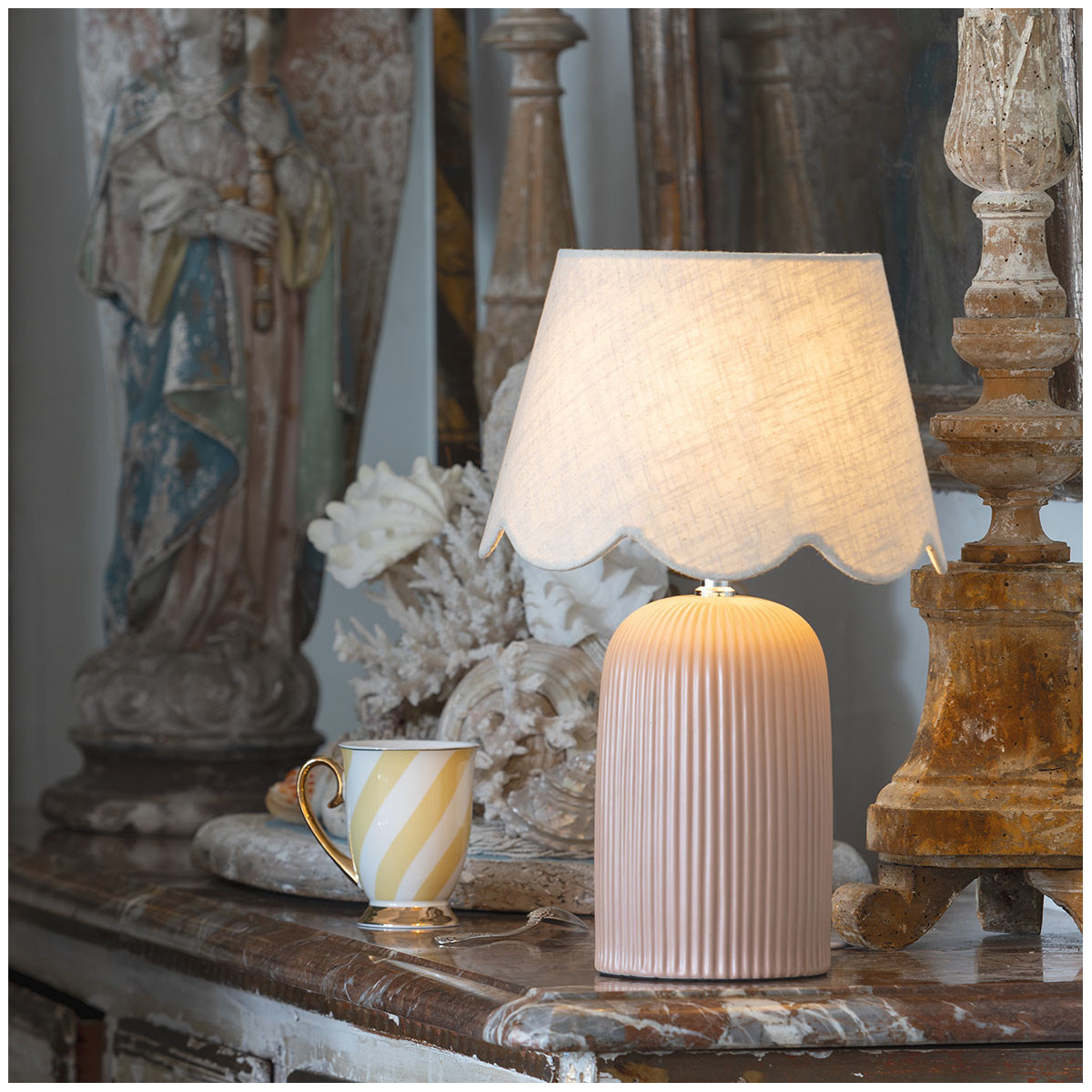 Lampe Sibylle en céramique abat-jour en lin nude, MATHILDE M