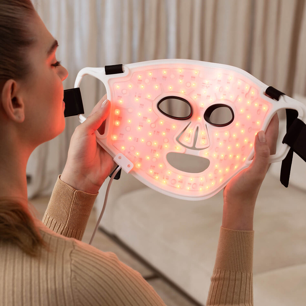 Masque Soin anti-âge anti-imperfections LED mask blanc, SILKN