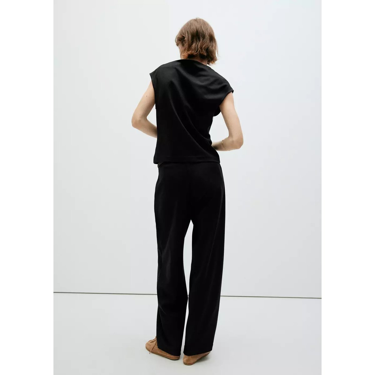 Top asymétrique drapé noir, MANGO
