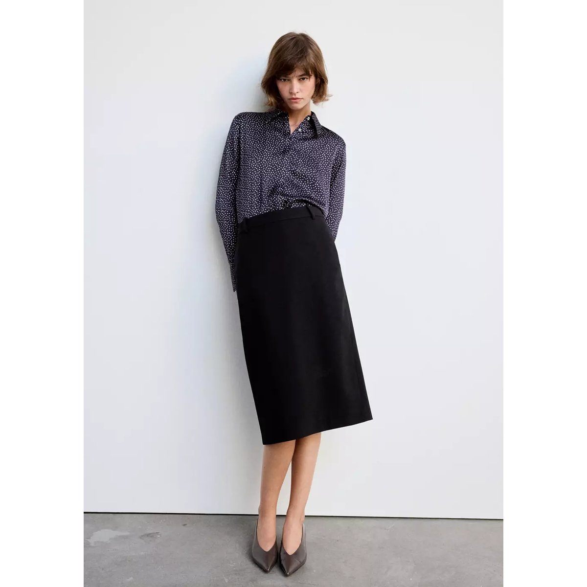 Chemise satinée pois bleu nuit, MANGO