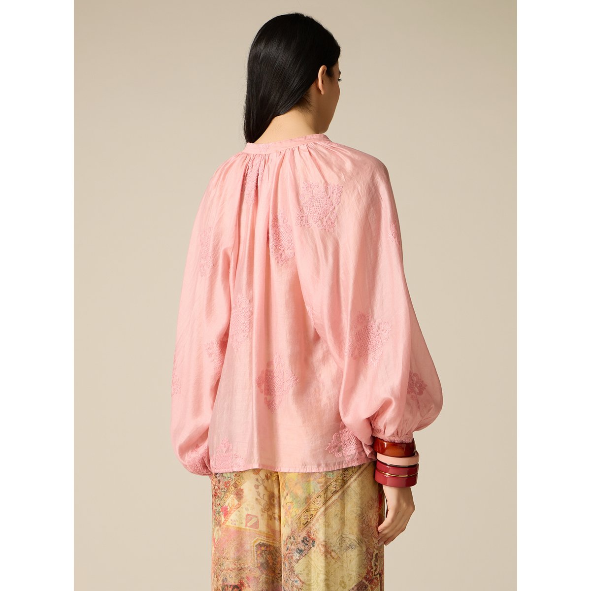 Blouse avec broderies rose, OLTRE