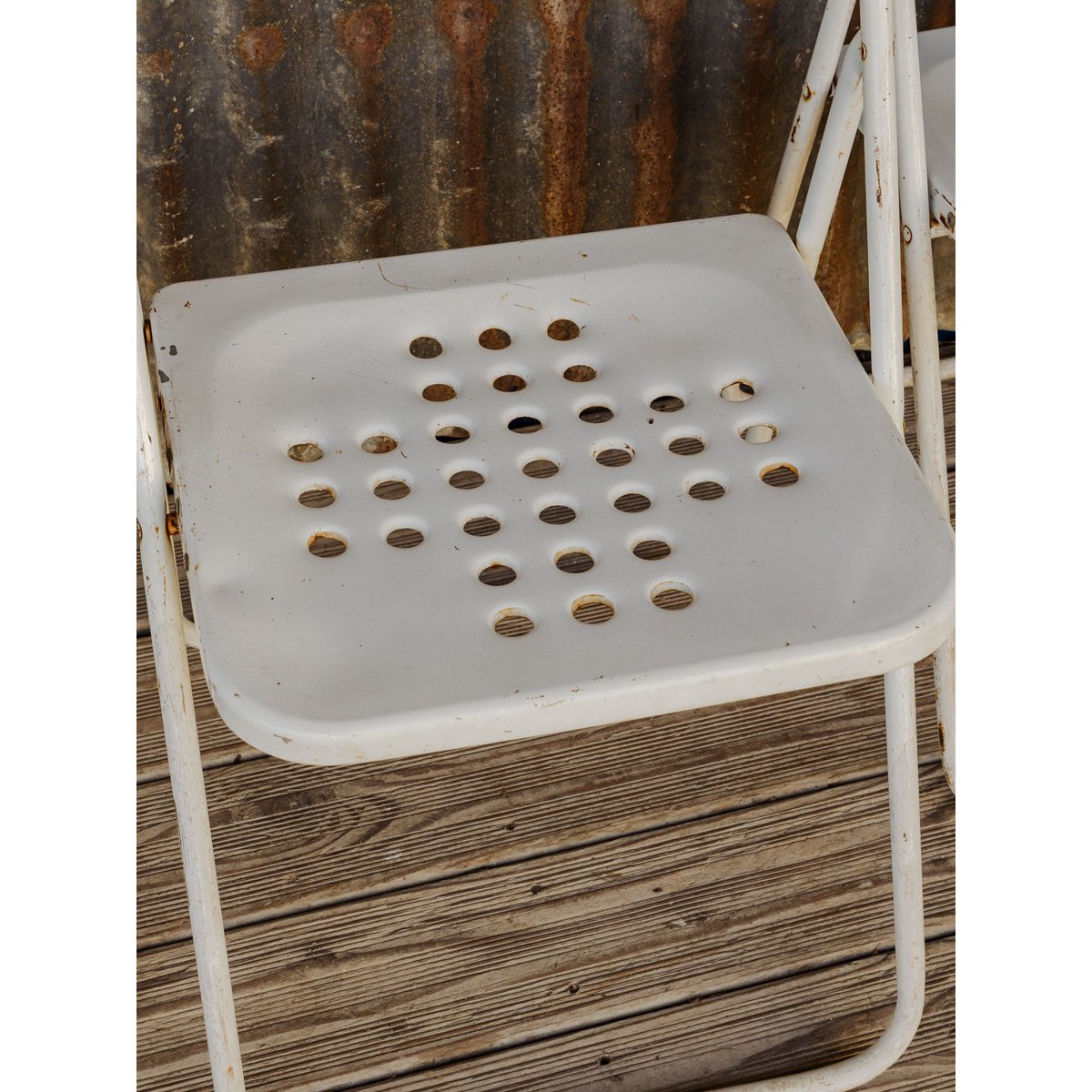 Lot de 3 chaises en métal blanc Alma N°2102 - Bon état blanc, DEBONGOUT