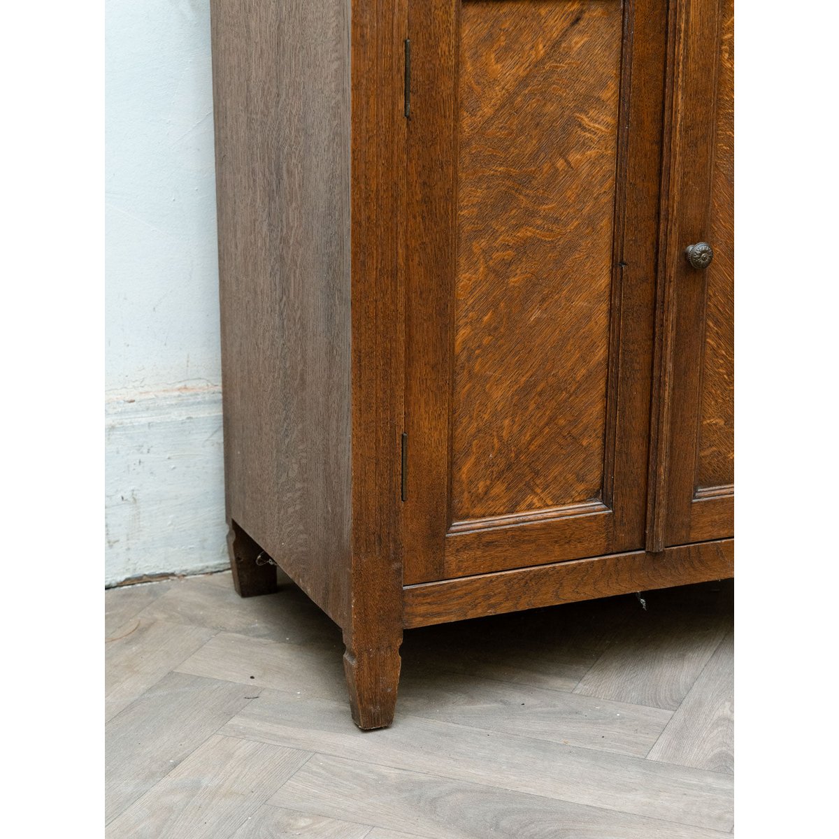 Petite armoire ancienne en bois Blandine N°543 - Bon état bois foncé, DEBONGOUT