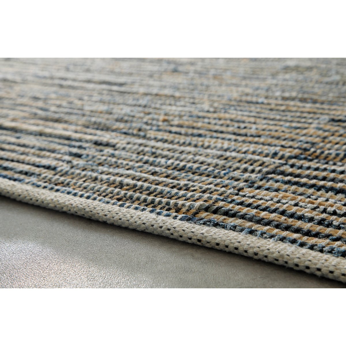 Tapis en laine et denim recylcée, effet used , Denim Blues denim bleu, beige, WECON HOME