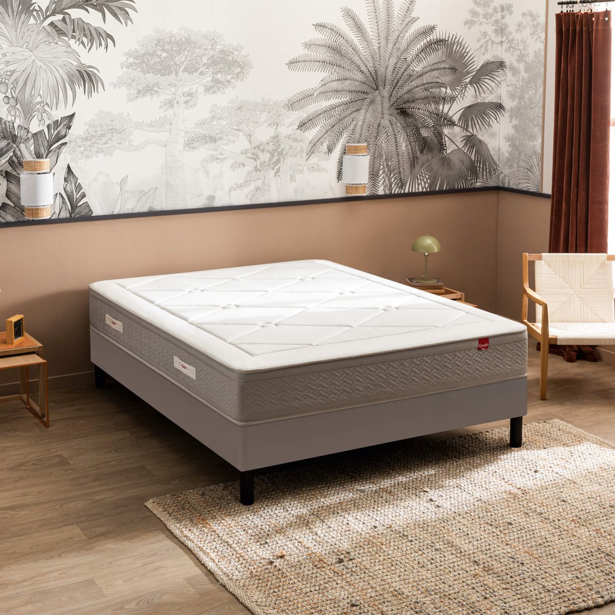 Ensemble literie matelas ressorts L’ÉCHAPPÉE, sommier Escale Ferme et pieds blanc, EPEDA