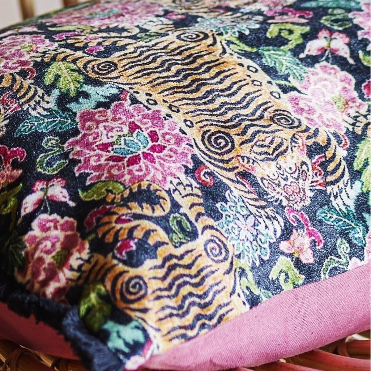 Coussin motif floral tigres LESTER multicolore, BLOOMINGVILLE