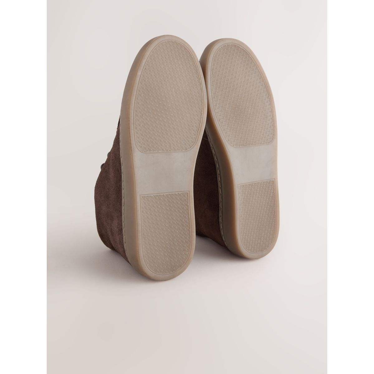 Chaussures à lacets avec plastron daim marron, NEXT