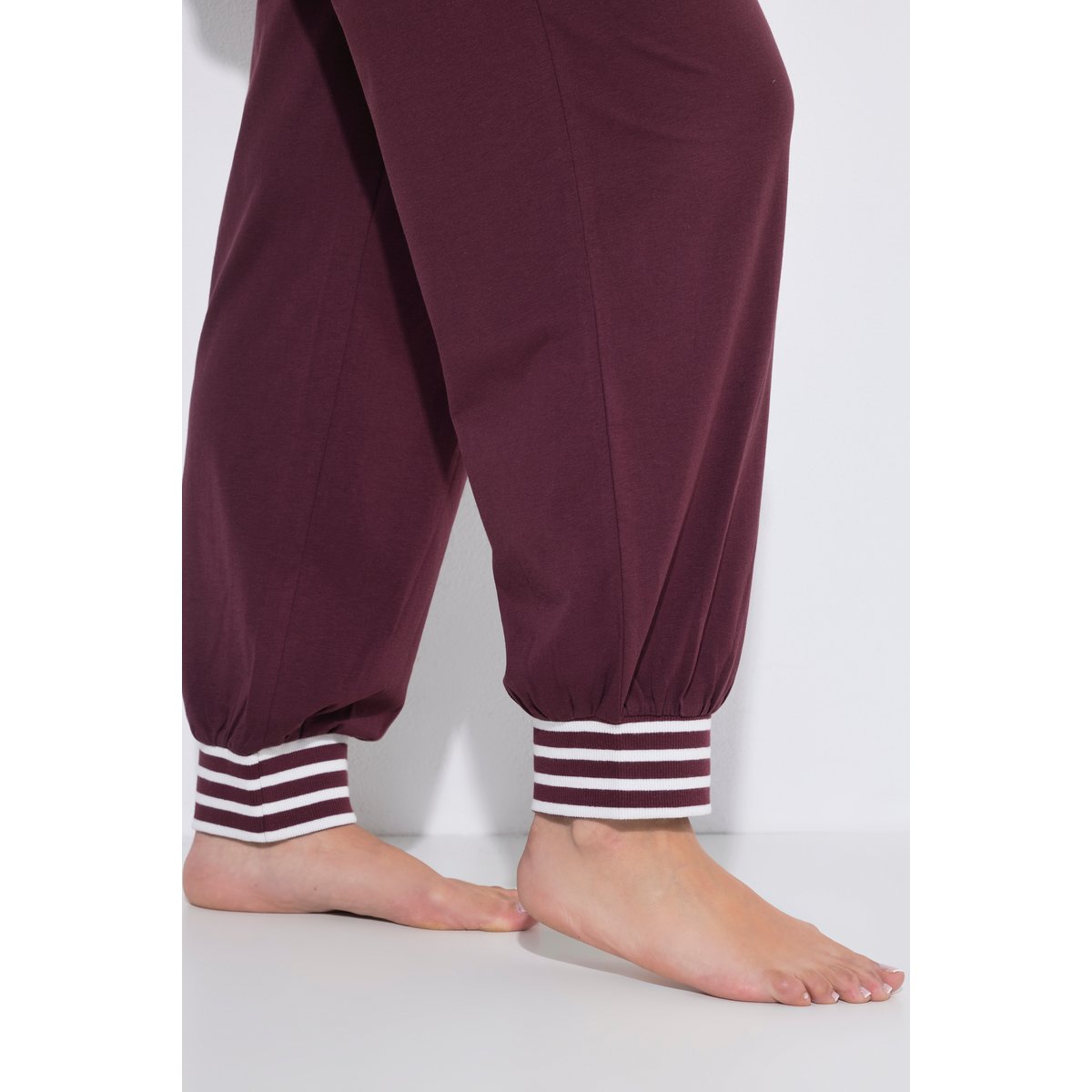 Pyjama avec broderie faon marron foncé, ULLA POPKEN