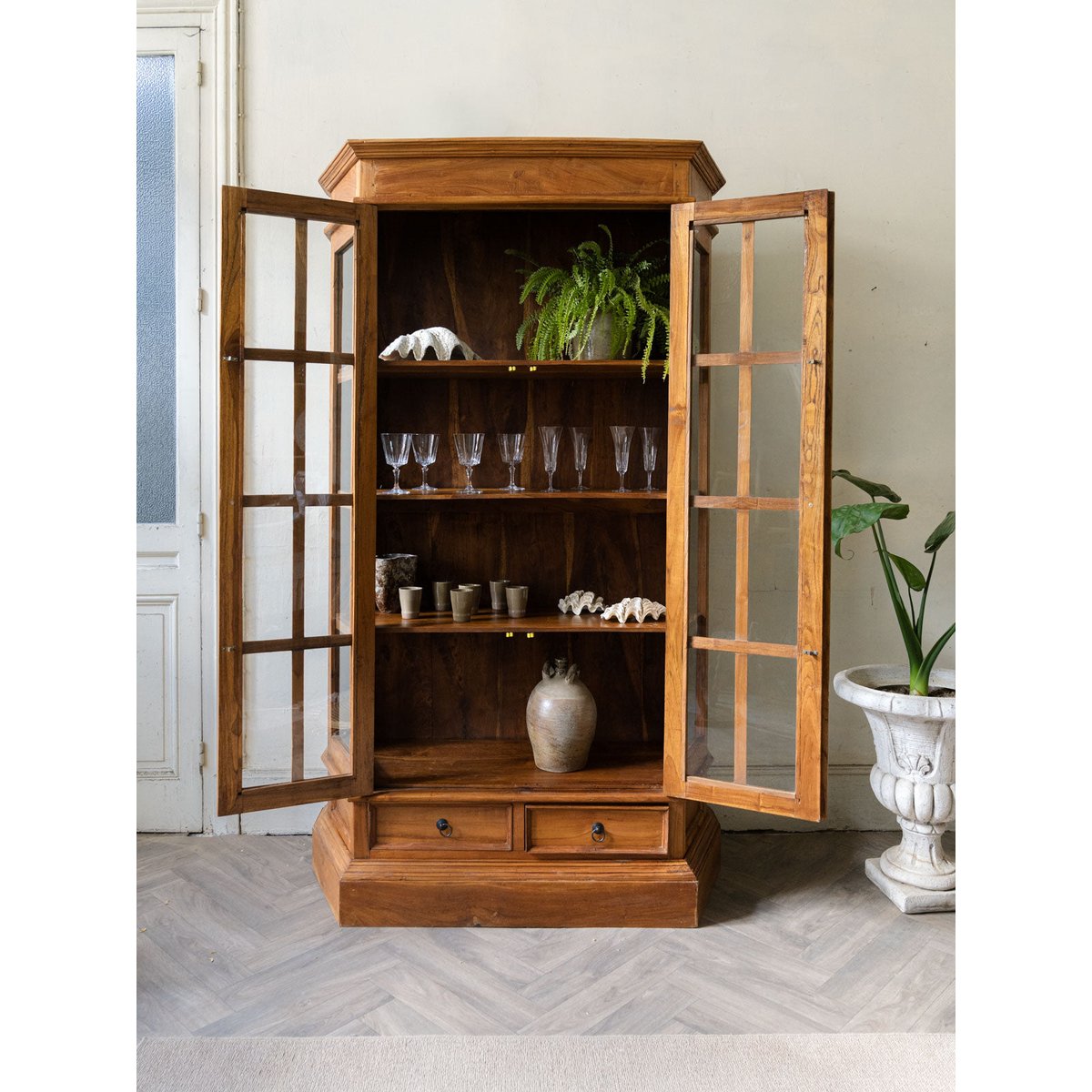 Grande vitrine en bois massif Victoria N°1280 - Bon état bois clair, DEBONGOUT