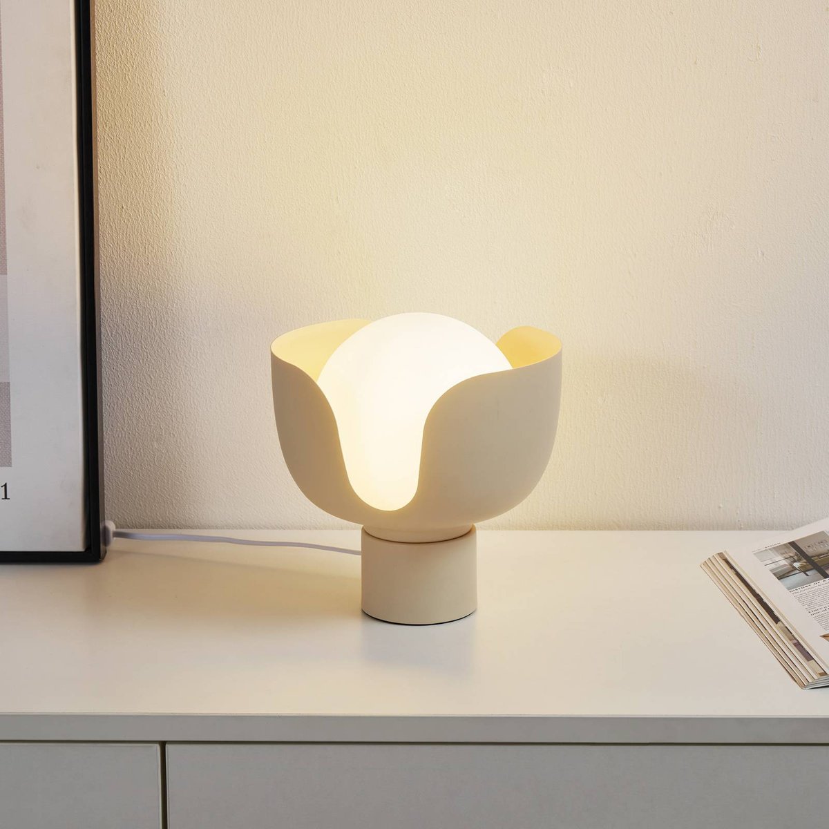 Lampe à poser en métal moderne, Fiora beige, blanc, LINDBY