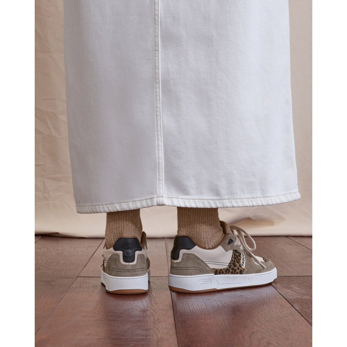 Baskets basses cuir suede CEIBA écru et léopard, FAGUO