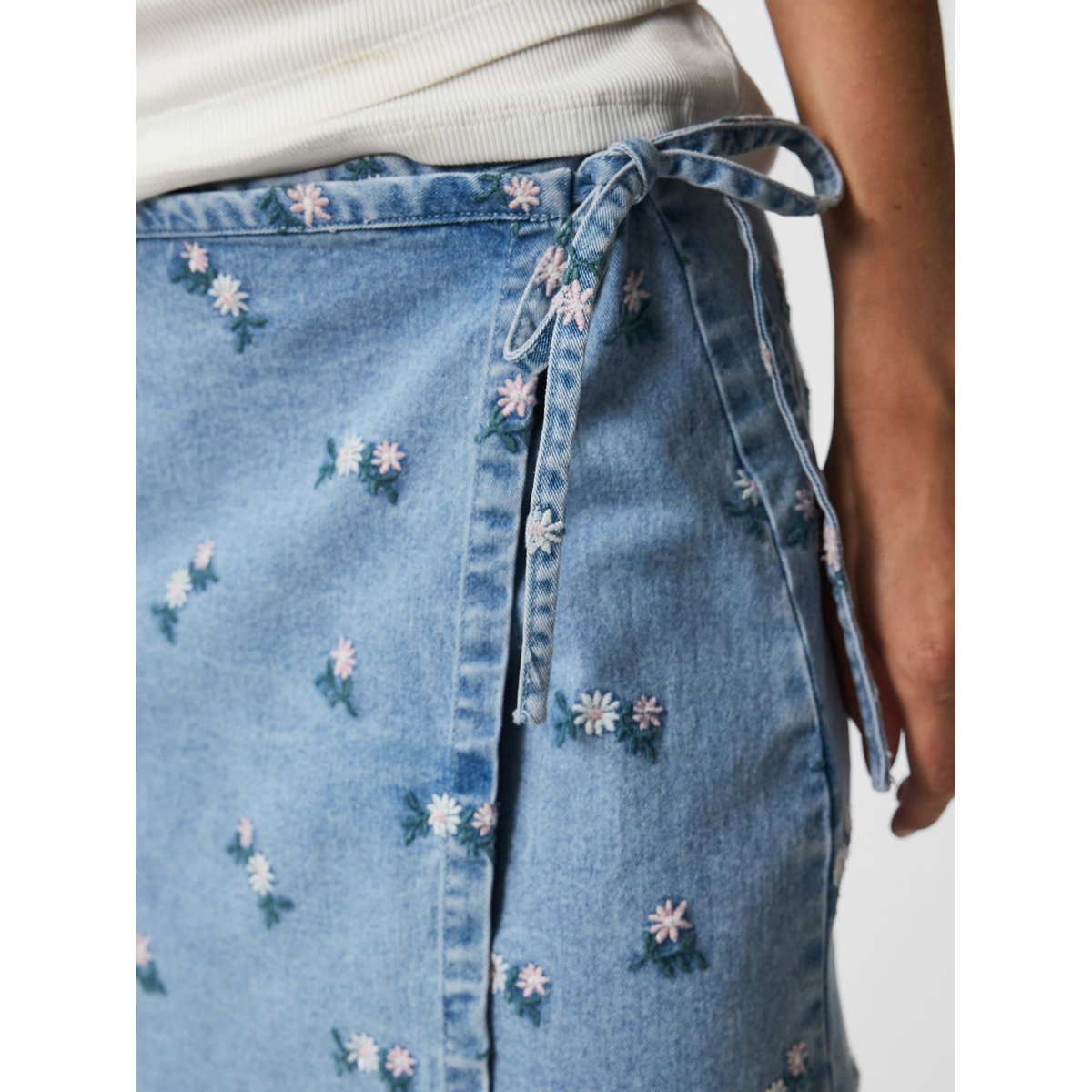 Mini-Jupe bleu - light blue denim1, PIECES