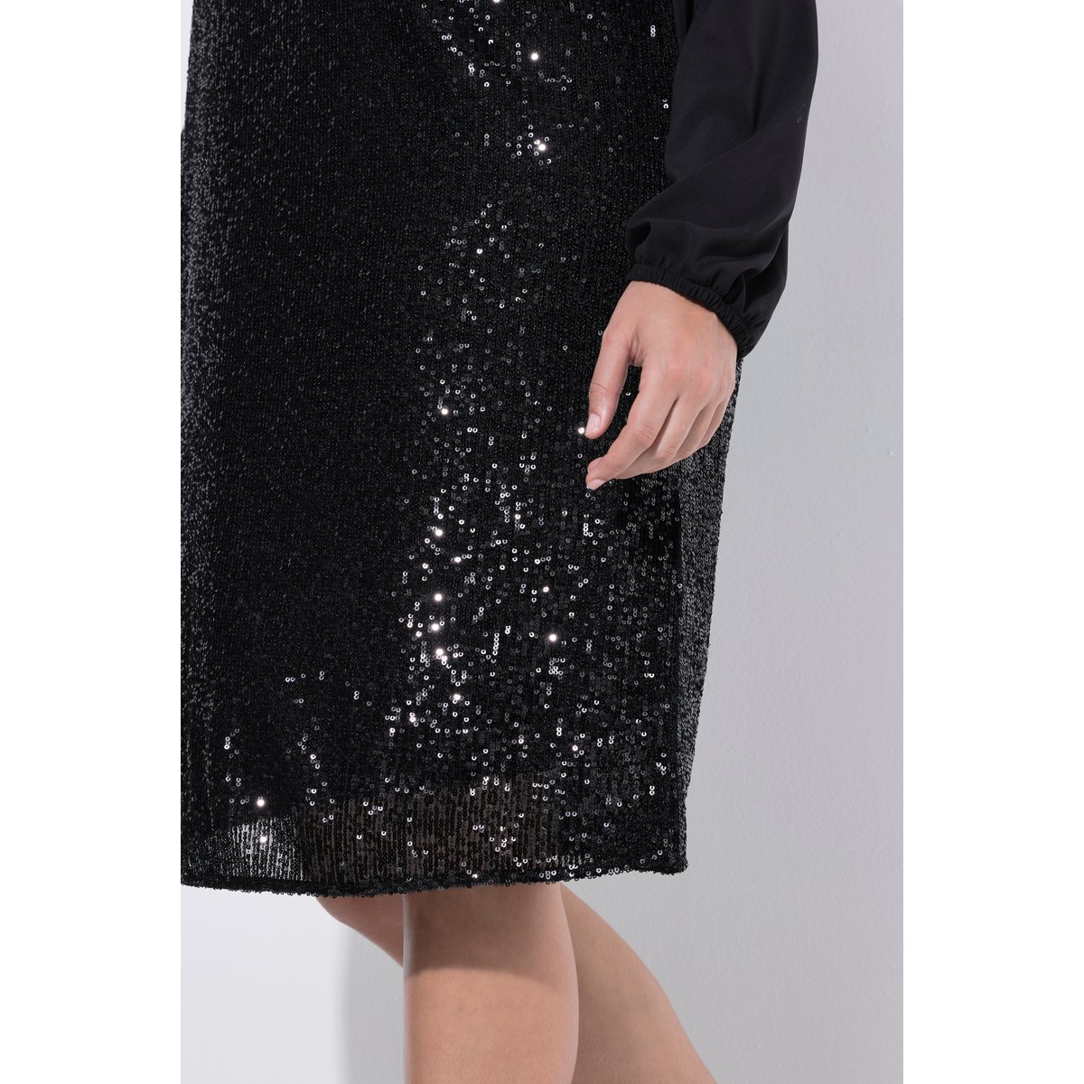 Robe à paillettes, décolleté rond noir, ULLA POPKEN