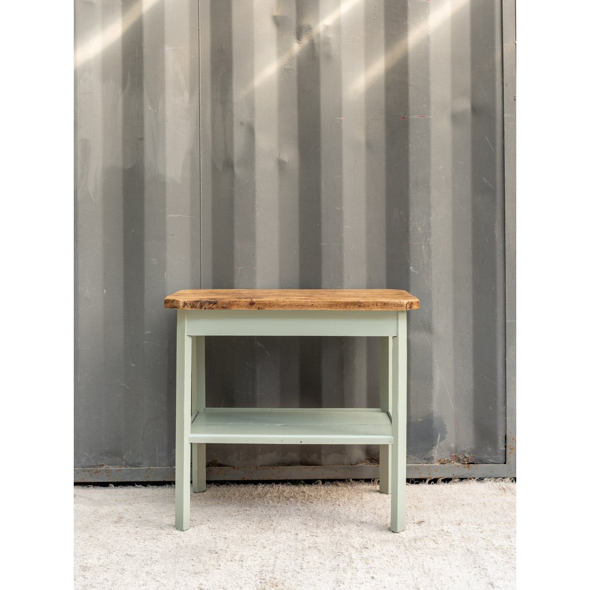 Table d'appoint en bois vert d'eau Francine N°1087 - Bon état bois foncé, DEBONGOUT