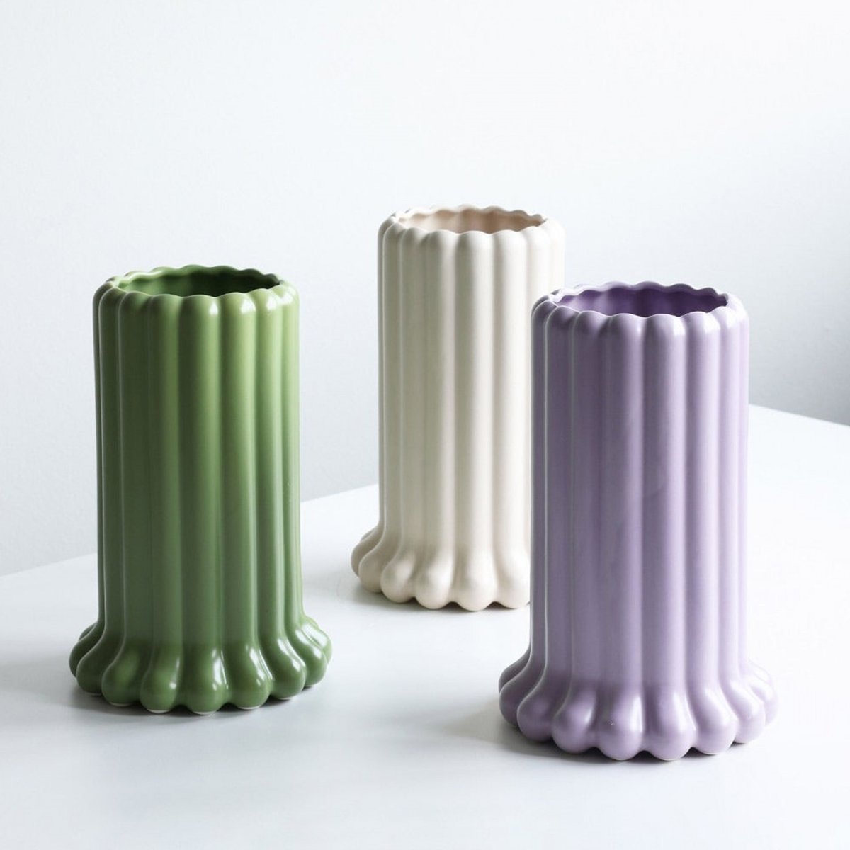 Vase en porcelaine Tubular beige, DESIGN LETTERS