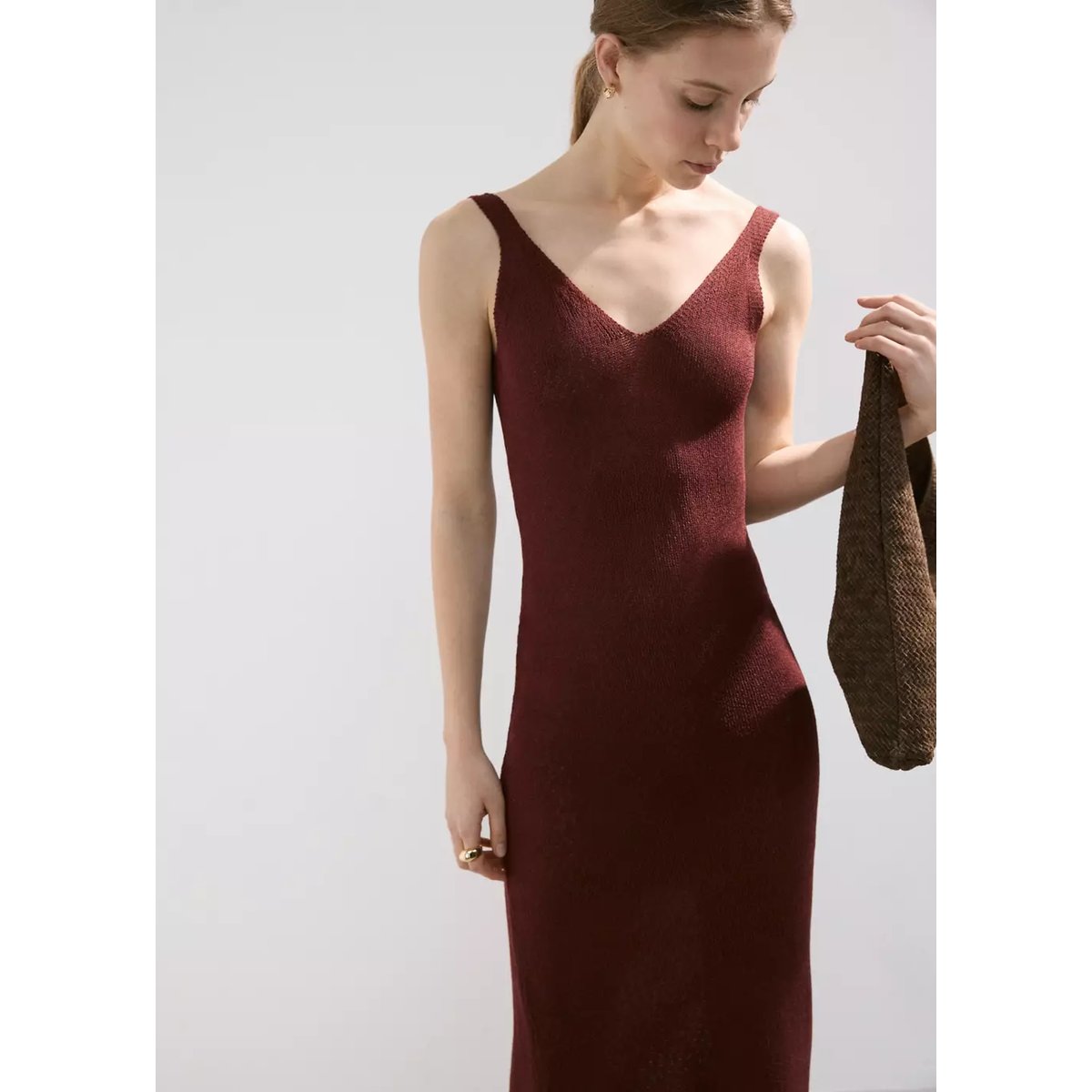 Robe en maille col V orange brûlé, MANGO