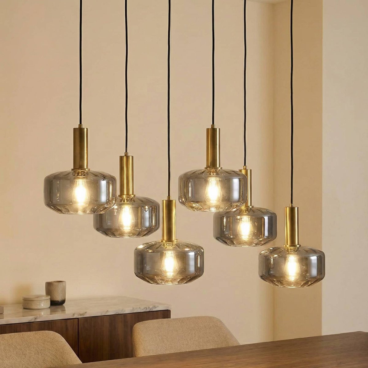 Suspension en verre, Hildur gris fumé, laiton, LINDBY