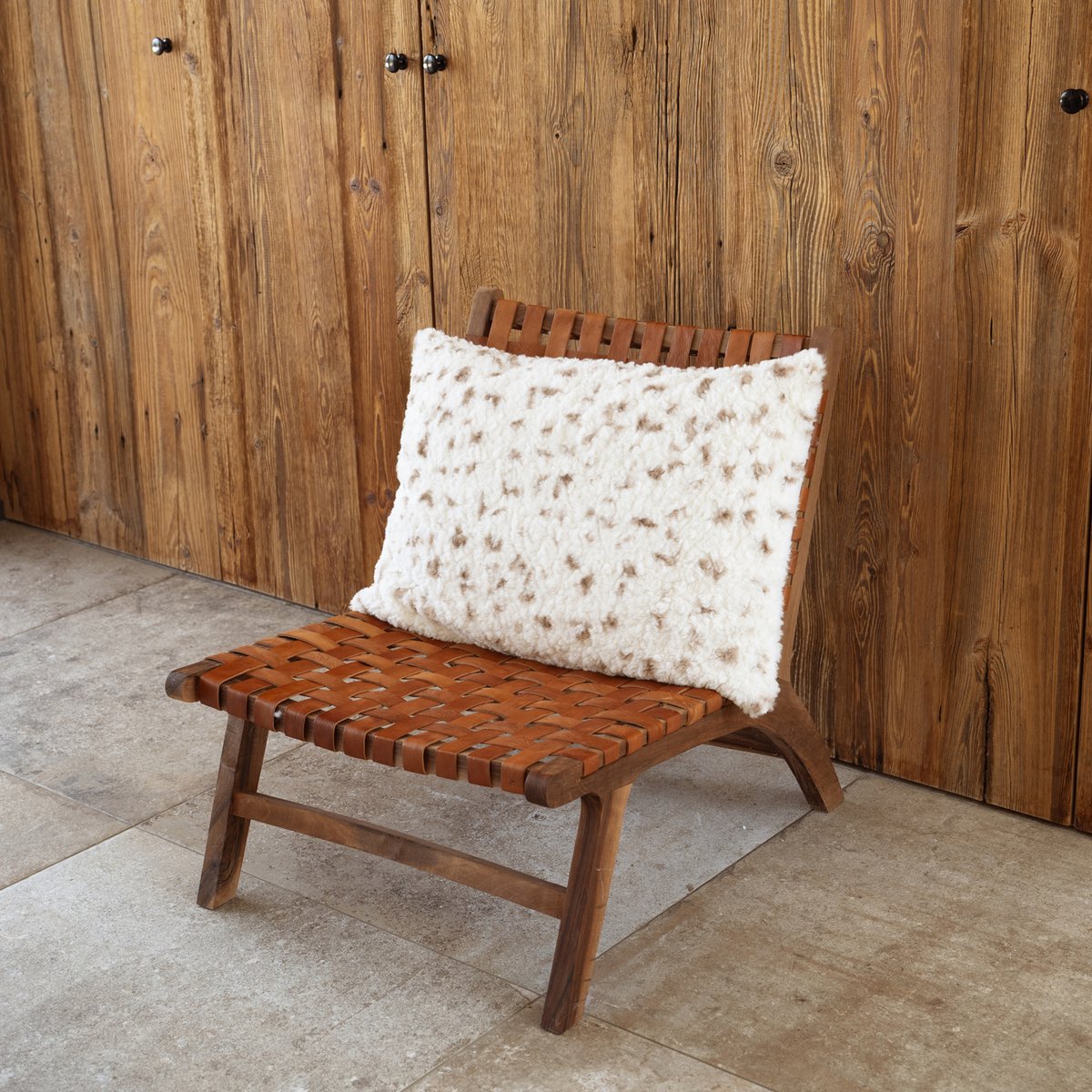 Coussin décoratif moucheté à texture bouclée et dos velours - QABANE ecru, HOME MAISON
