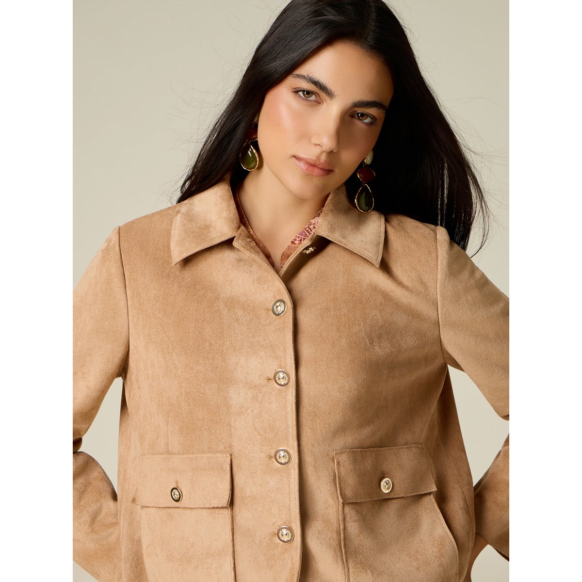 Veste boxy avec boutons héraldiques beige, OLTRE