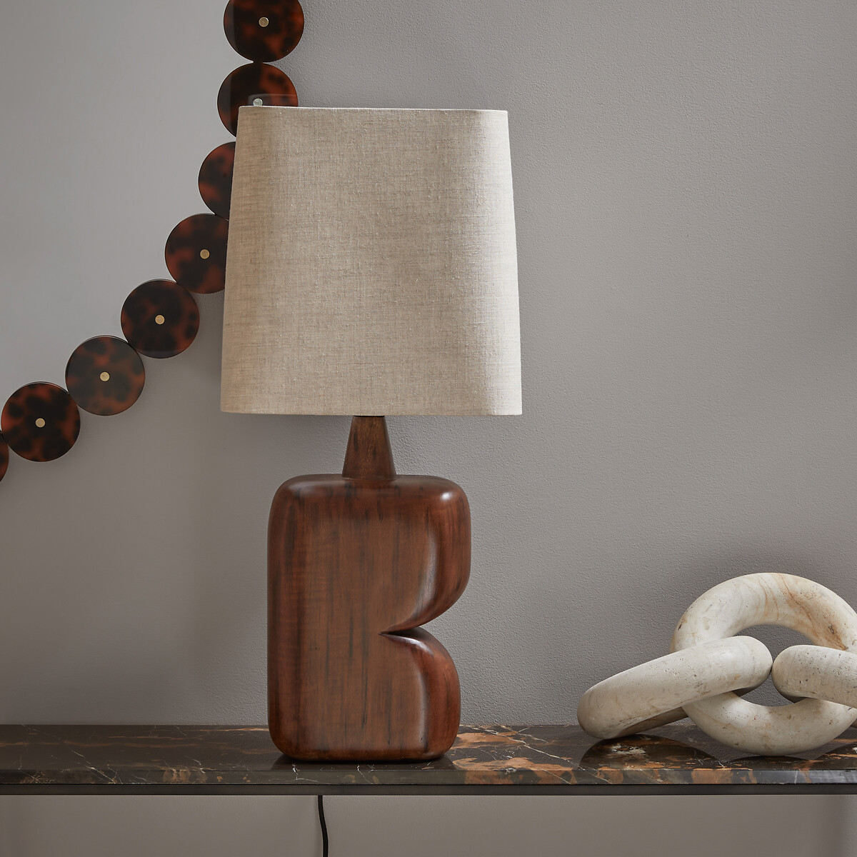 Lampe à poser en manguier et lin, Gyra noyer, AM.PM