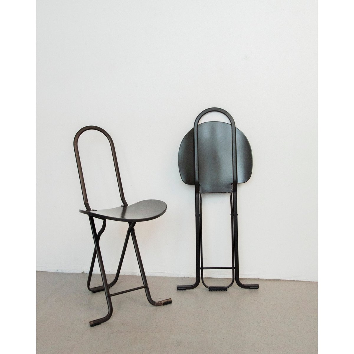 Lot de 2 chaises pliantes en métal Alma N°1298 - Bon état marron, DEBONGOUT