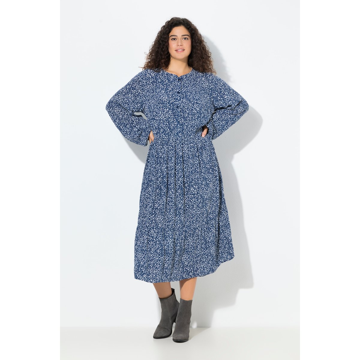 Robe midi en crêpe bleu foncé, ULLA POPKEN