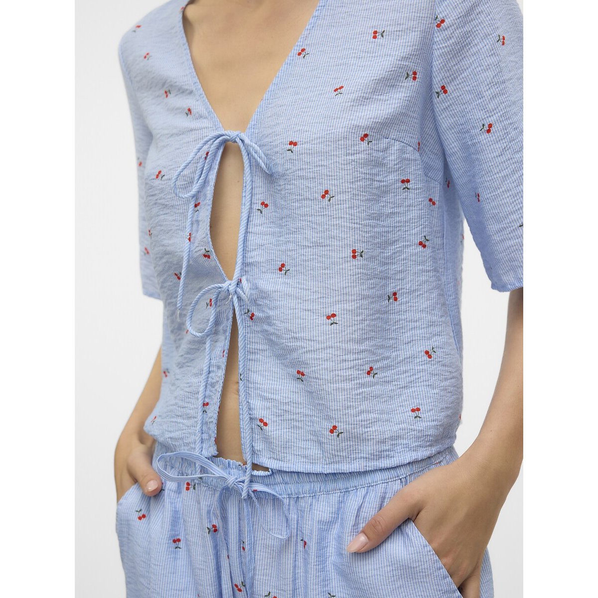 Printed Blouse with Bows On Front sky blue, VERO MODA