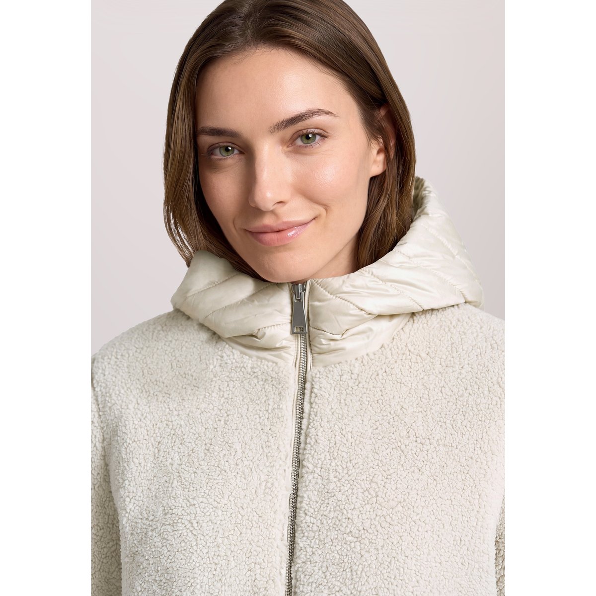 Veste en peluche à capuche blanc, BETTY BARCLAY