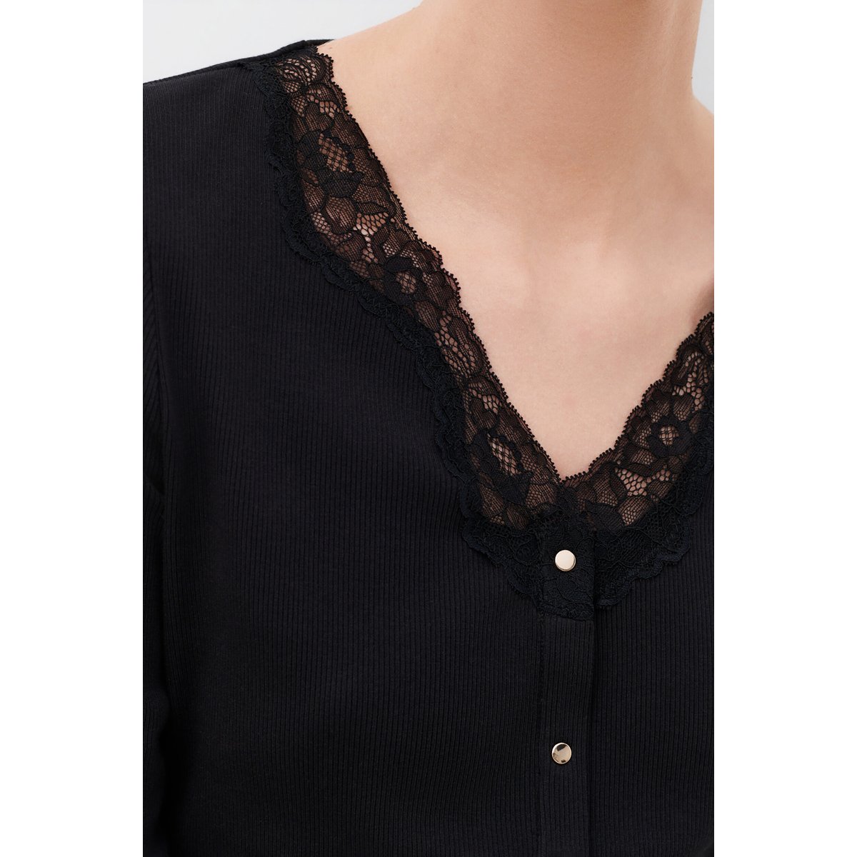 Tshirt ajusté col v TPATRIZIA noir, CAROLL