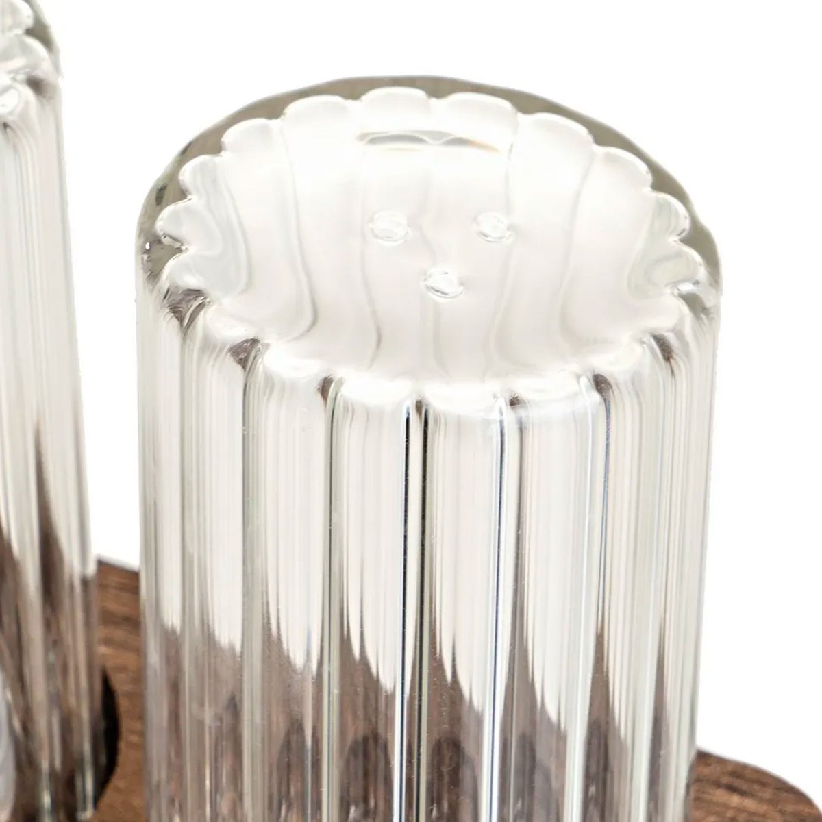Salière et poivrière en verre strié et plateau bois 11x6x8.5cm transparent, WADIGA
