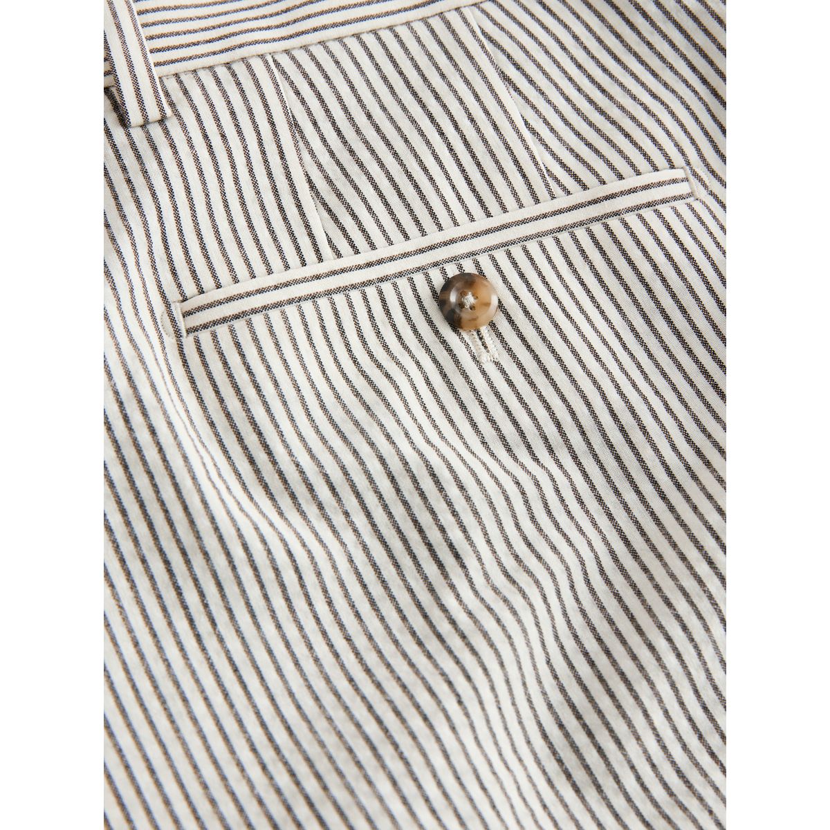 Pantalon de costume plissé en seersucker rayé écru, NEXT