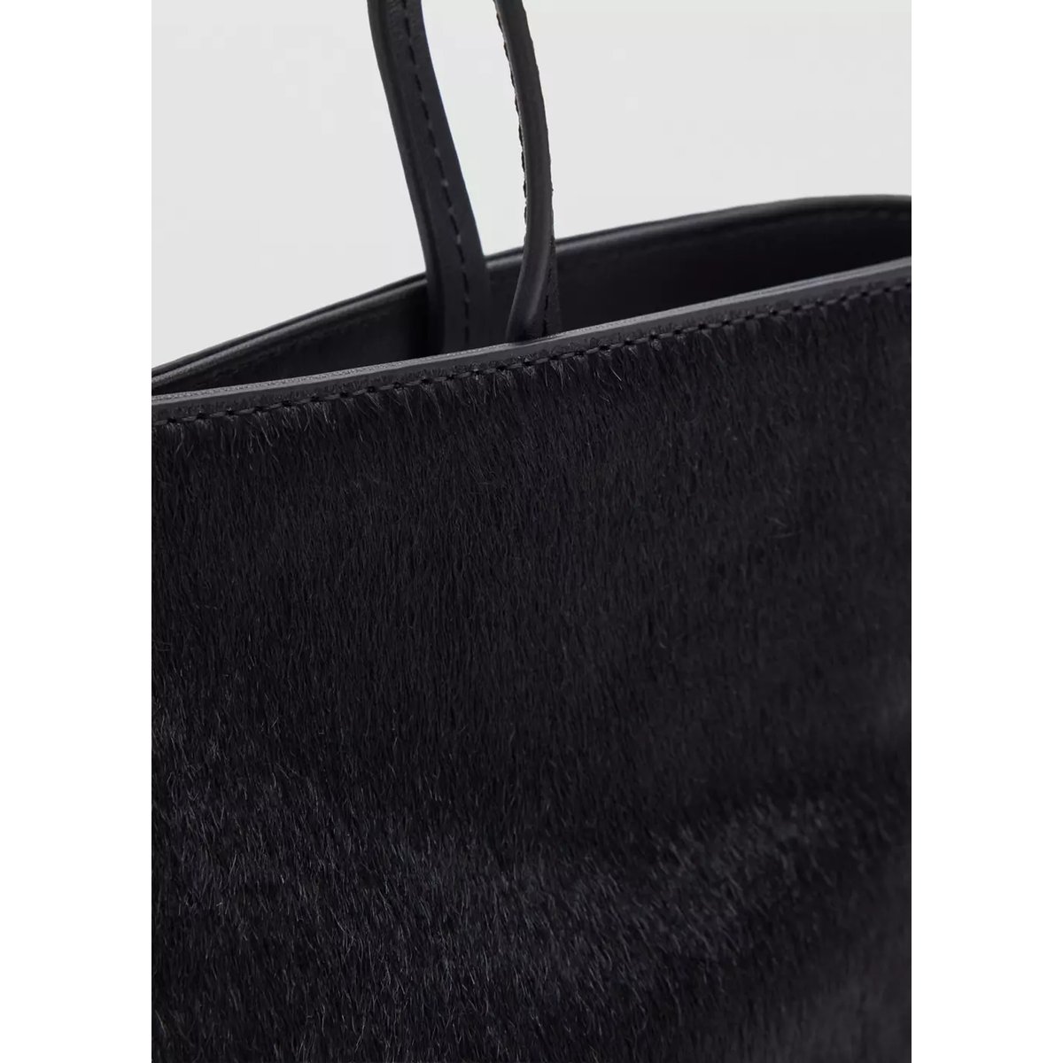Sac porté épaule cuir imitation fourrure noir, MANGO