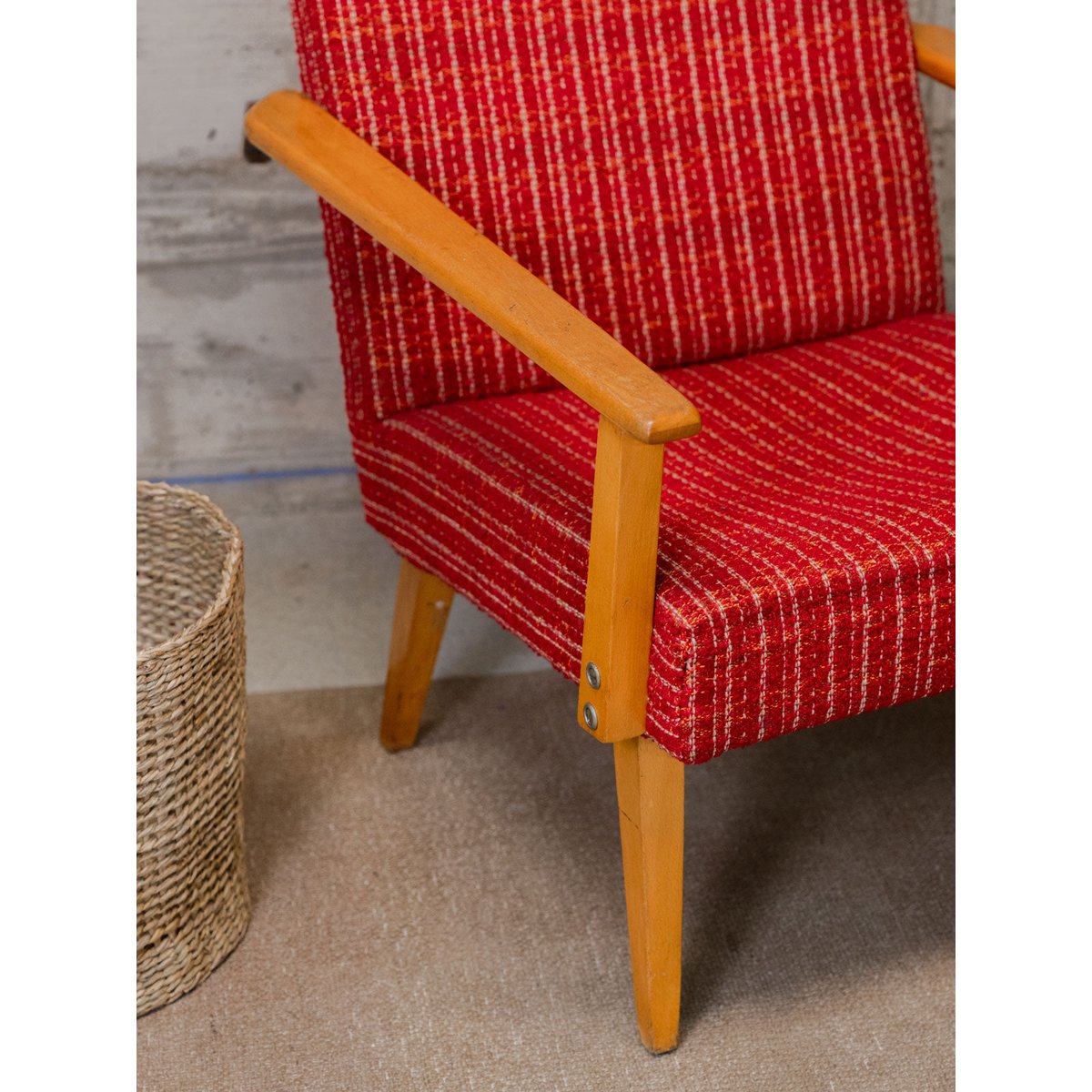 Fauteuil en tweed rouge Jakob N°1243 - Bon état rouge, DEBONGOUT
