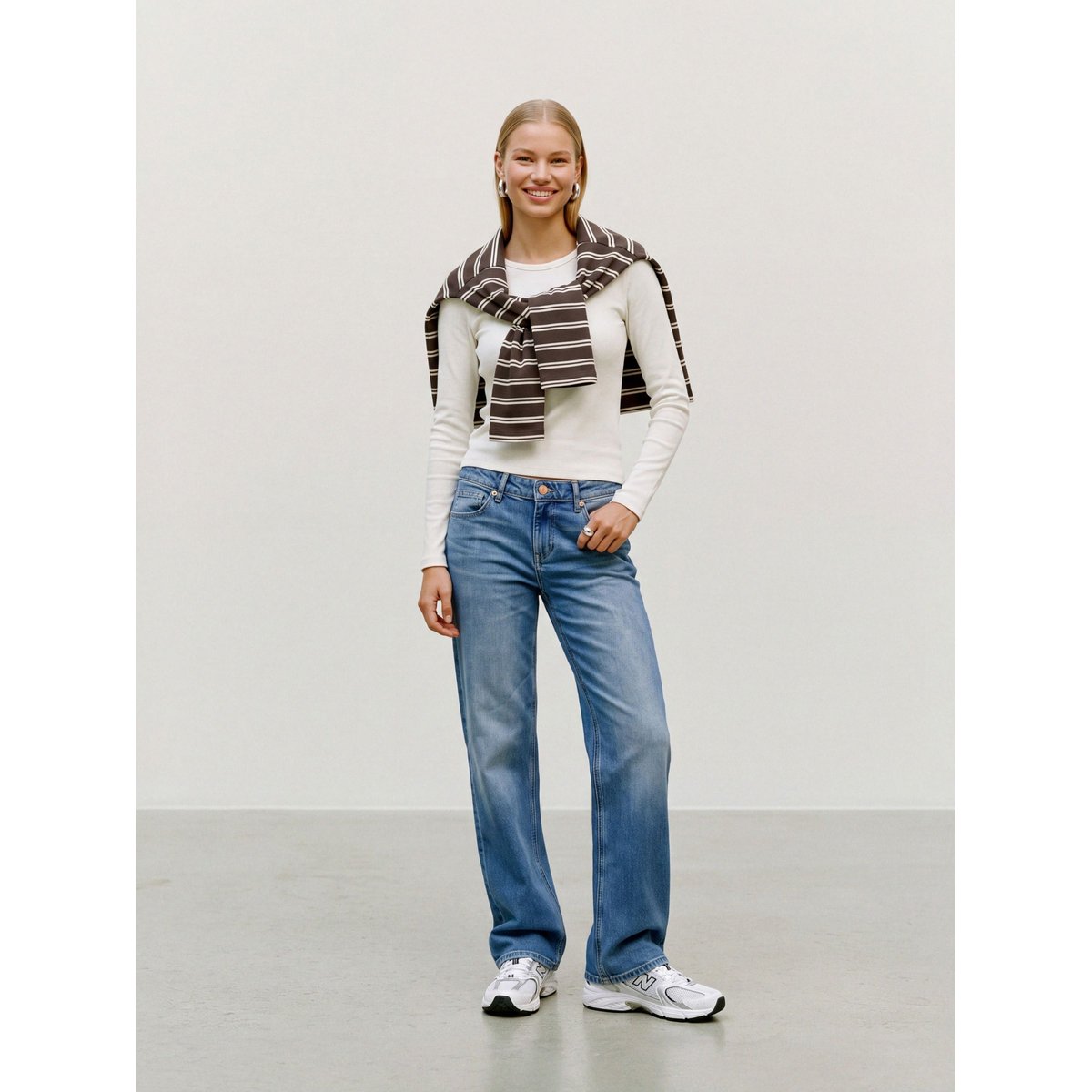 Jean À Coupe Large medium blue denim 1, VERO MODA