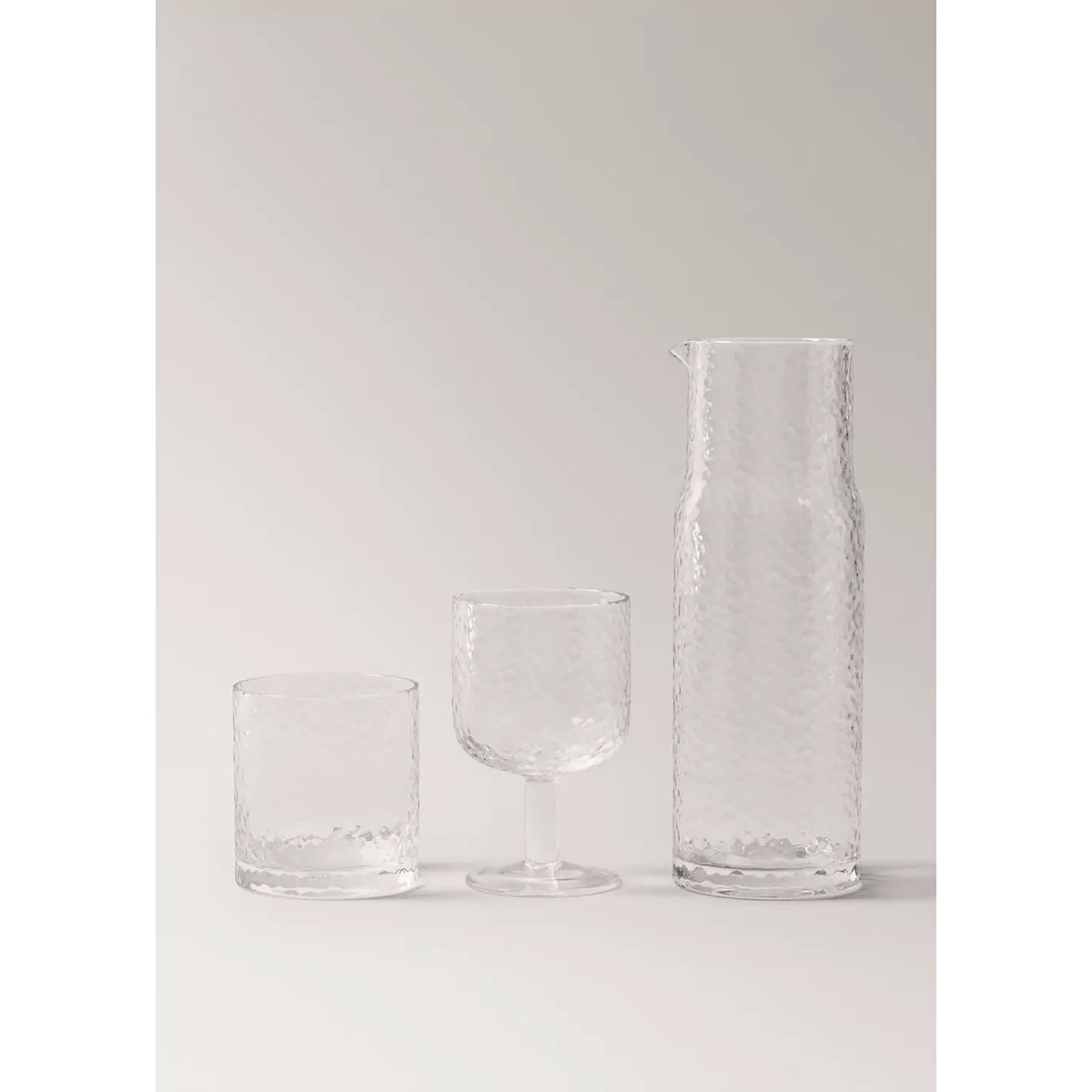 Carafe en verre martelé blanc cassé, MANGO HOME