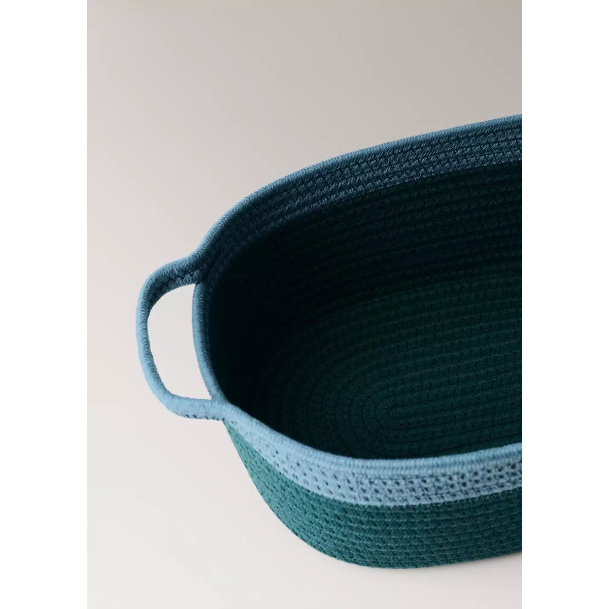 Panier 100 % coton bicolore bleu pétrole, MANGO HOME