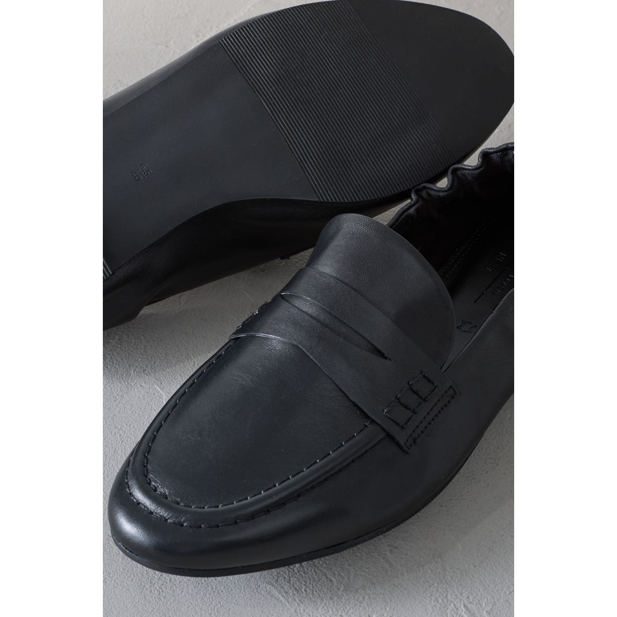 Mocassins à bout rond et arrière froncé noir, NEXT