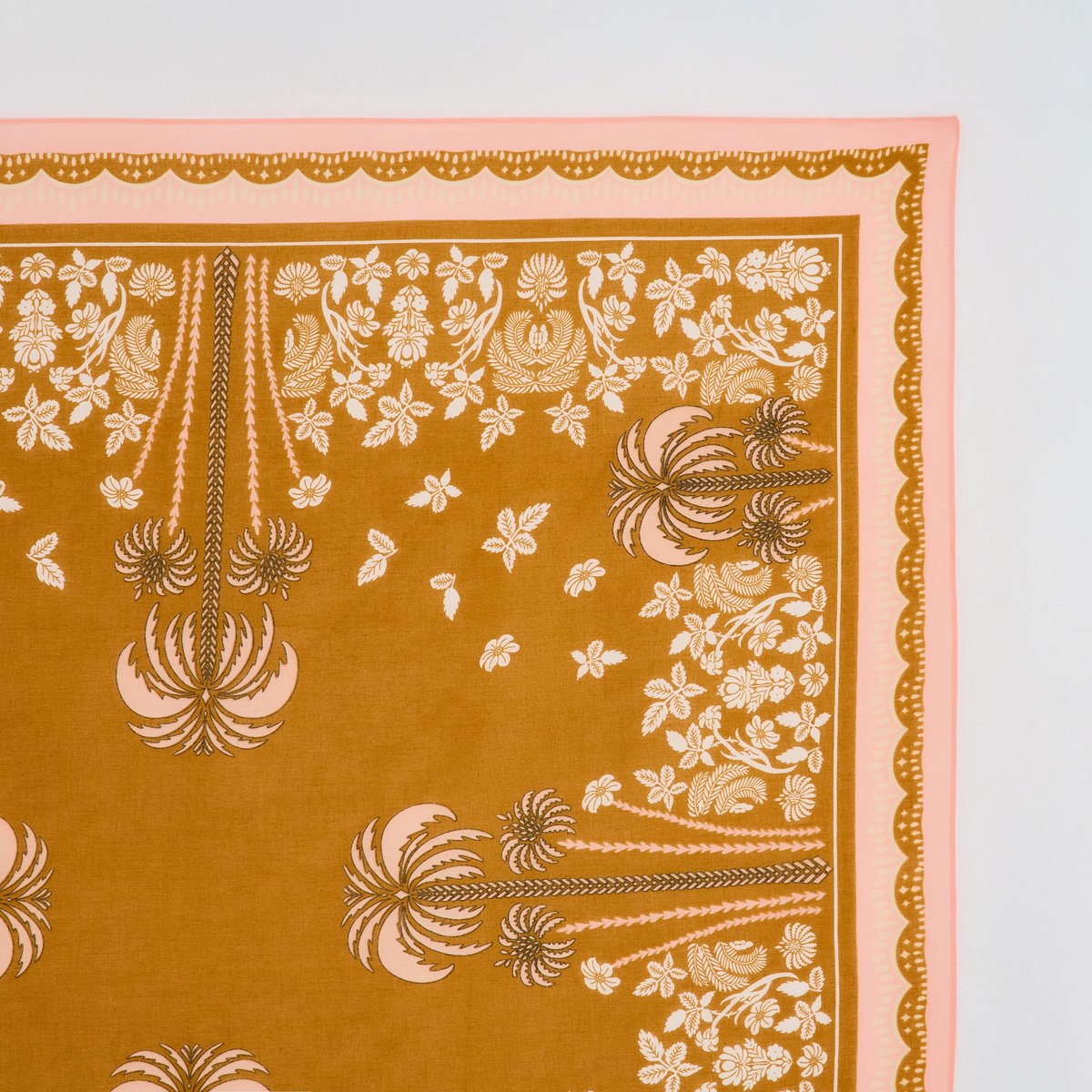 Foulard carré imprimé palmiers rose, GRAIN DE MALICE