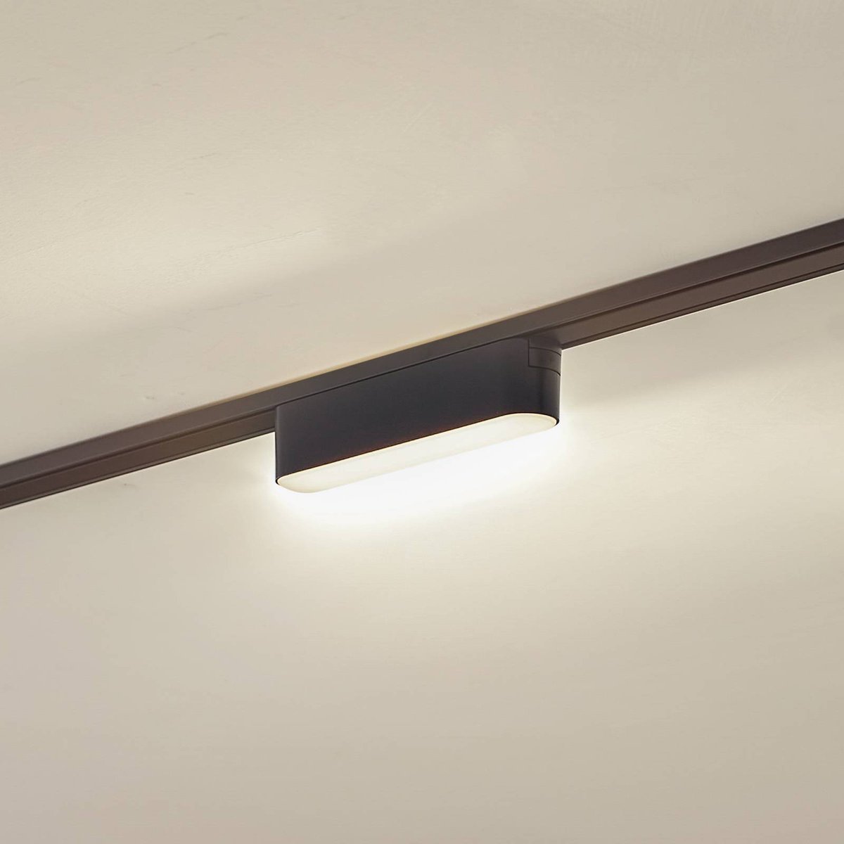moderneLED, Lumaro 48V noir, LINDBY