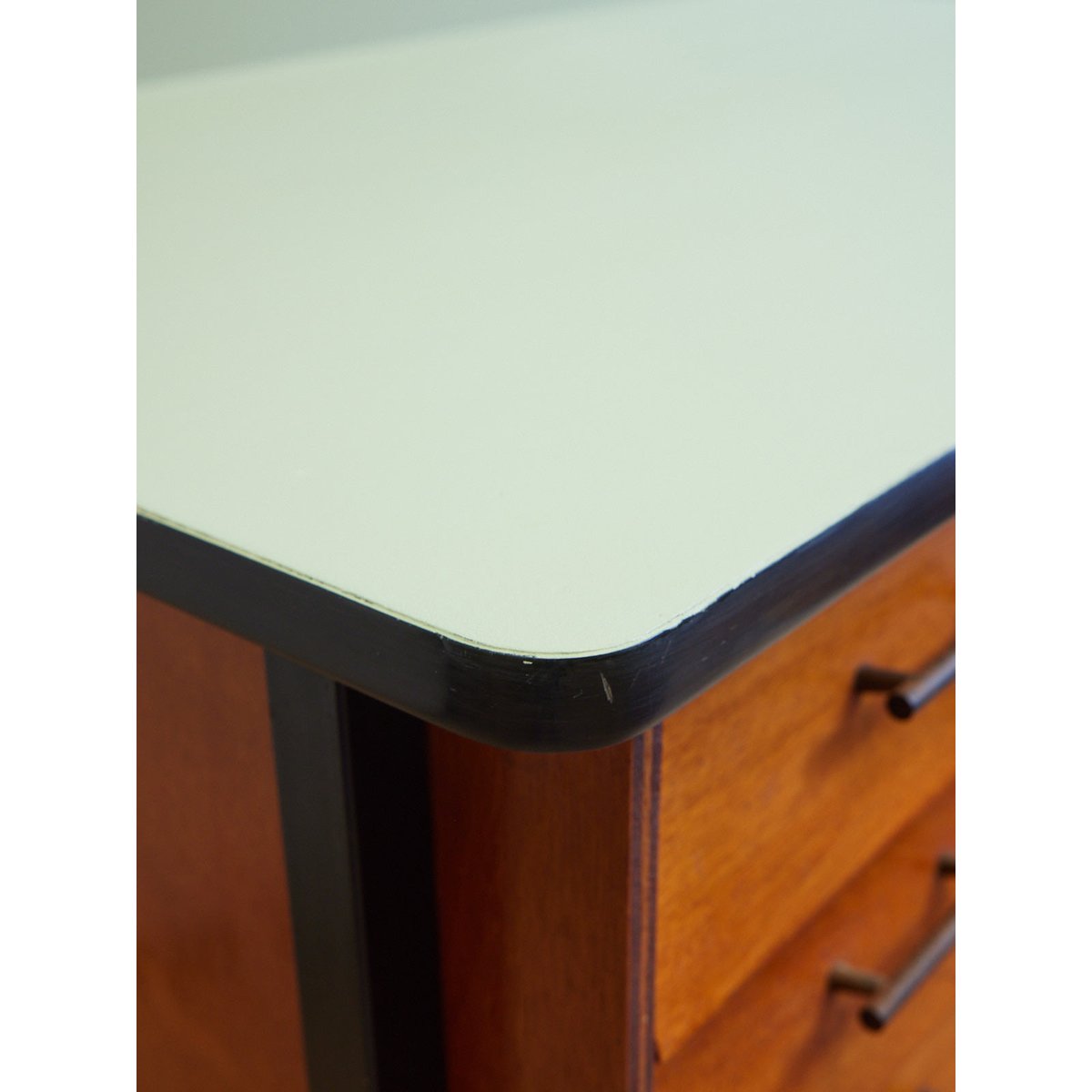 Bureau vintage en bois menthe à l'eau Yvan N°575 - Bon état noir, DEBONGOUT