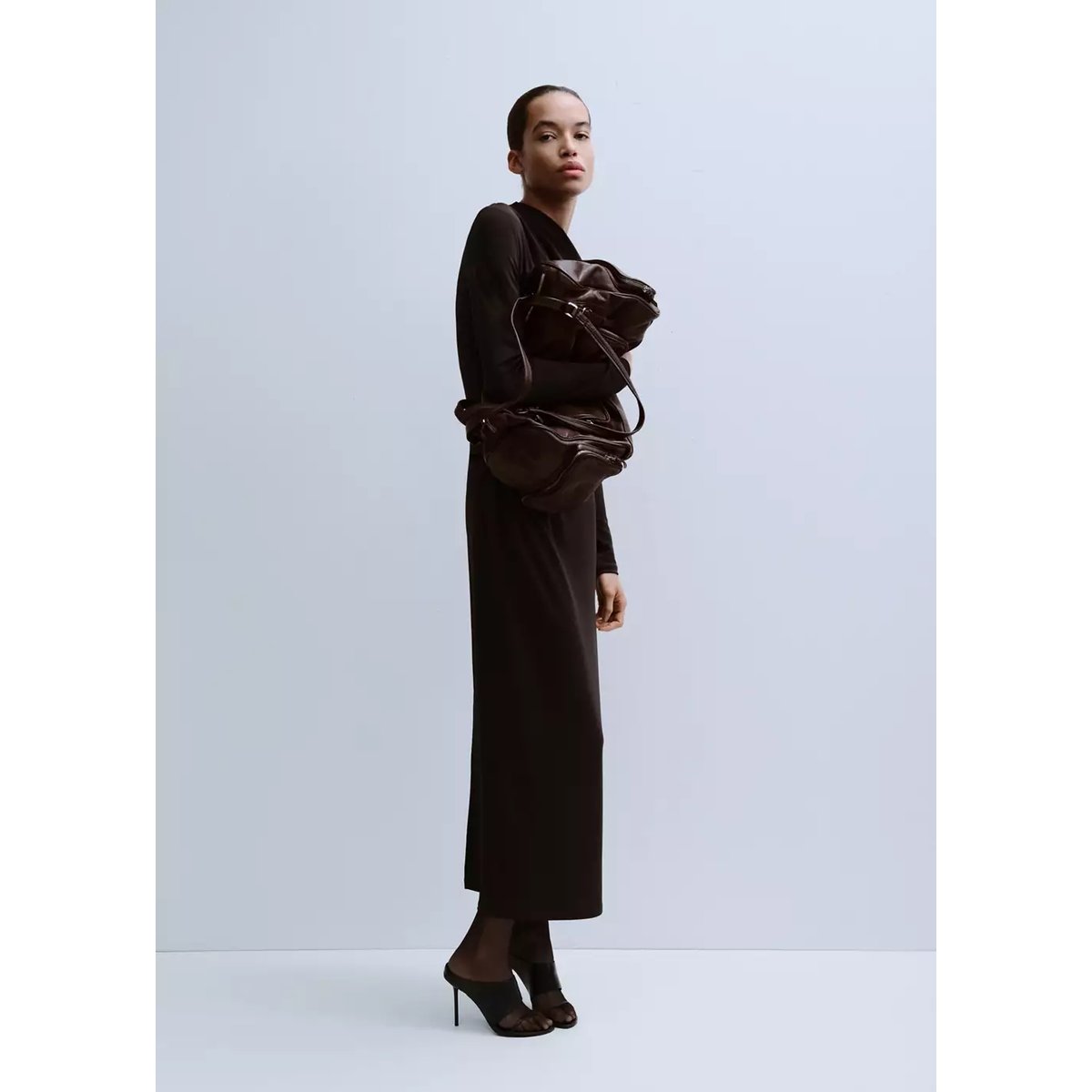 Robe col bateau froncée chocolat, MANGO