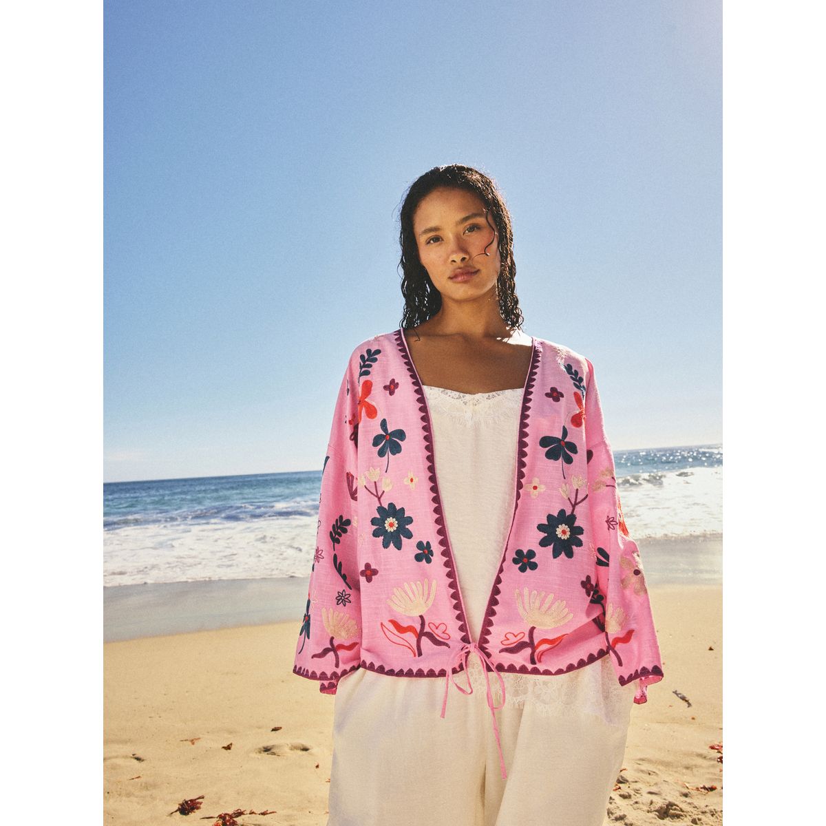 Veste à nouer sur le devant floral brodé rose, NEXT