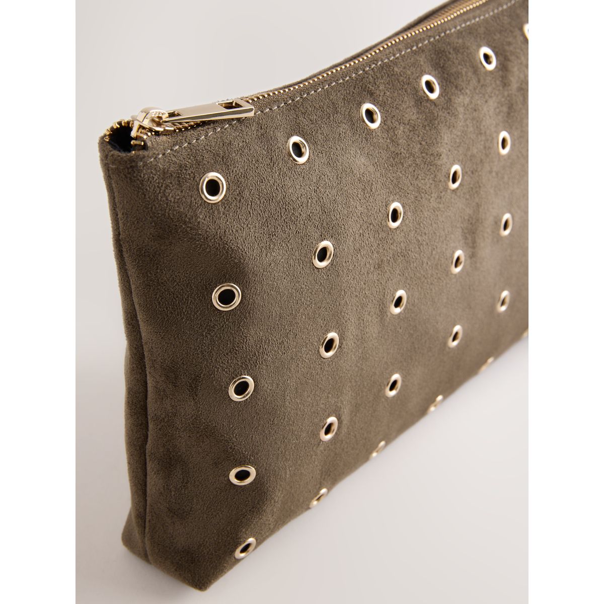 Pochette en suédine à œillets marron chocolat, NEXT