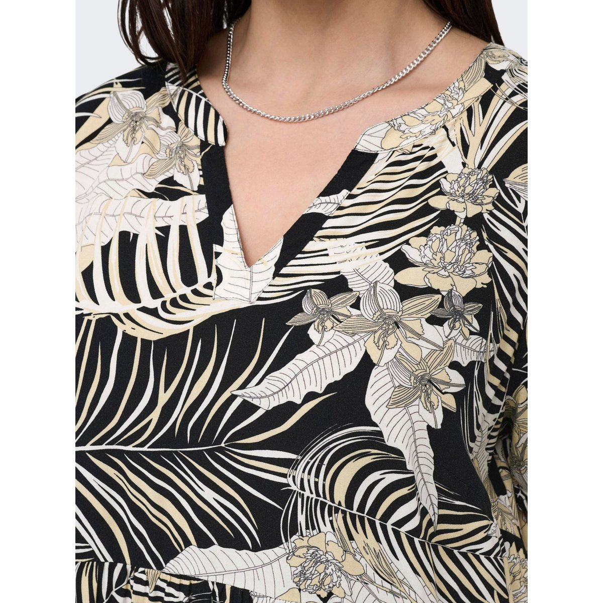 Robe black 1, ONLY CARMAKOMA
