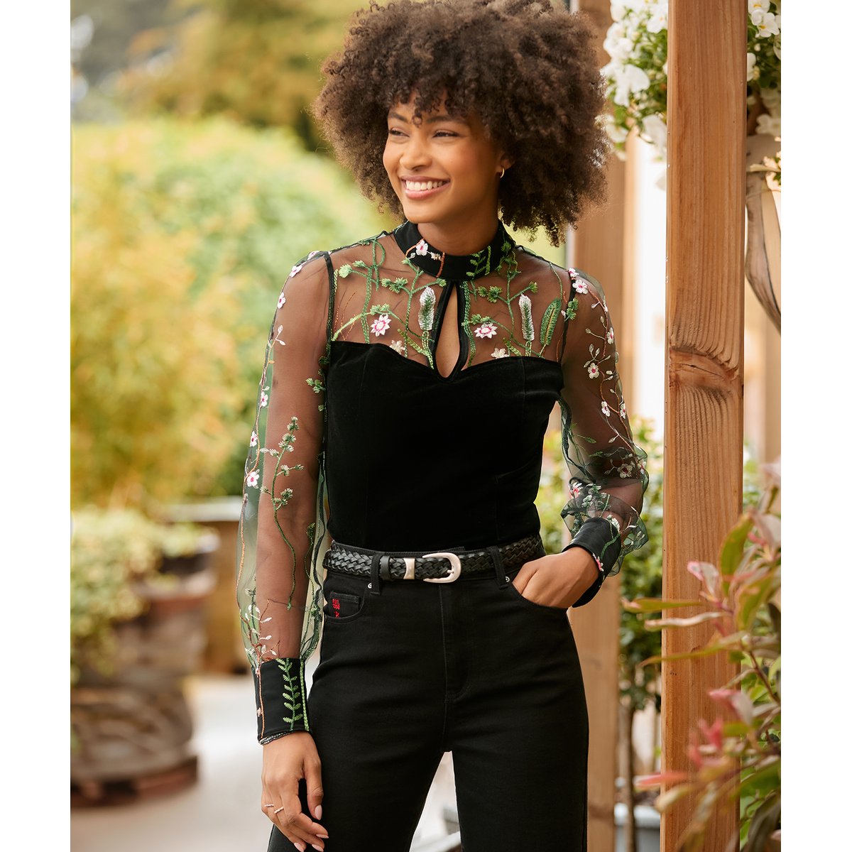 Blouse en Velours à Col Montant et Manches en Mesh Brodées noir, JOE BROWNS