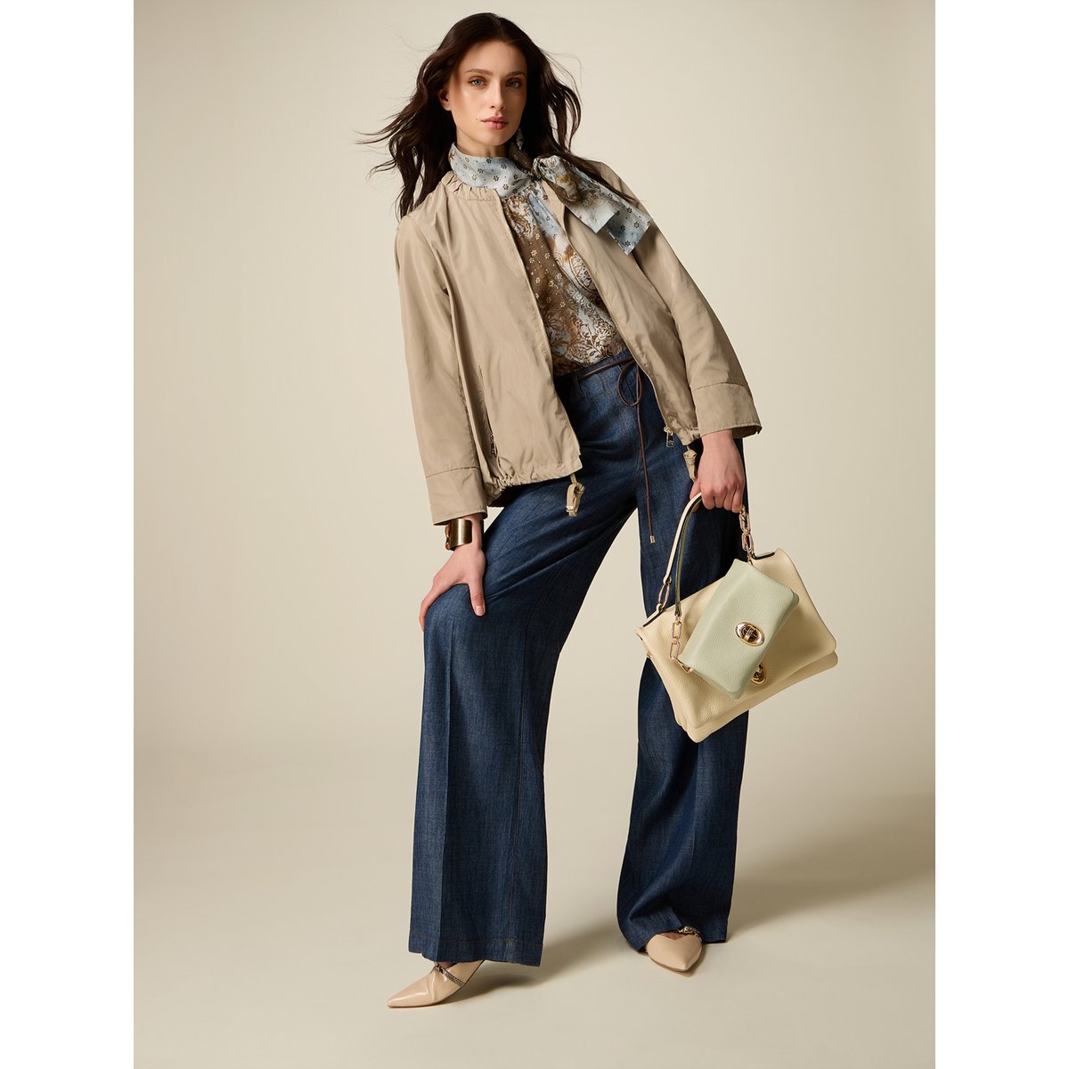 Pantalon palazzo bleu, OLTRE