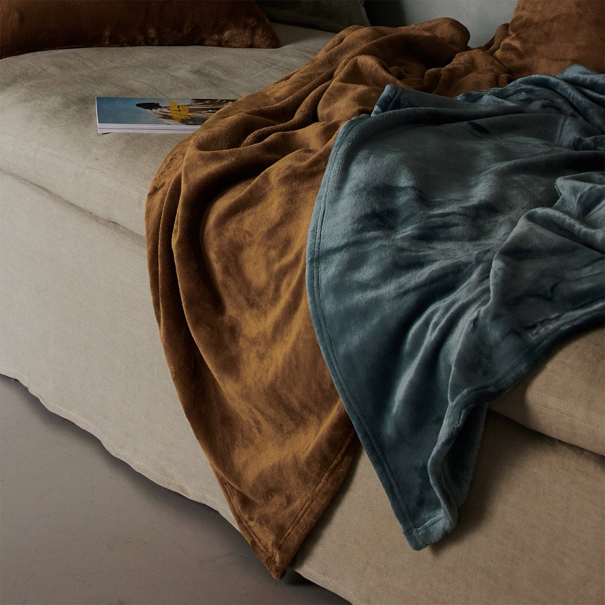 Plaid en polaire bleu, CASTOR kaki, DESFORGES