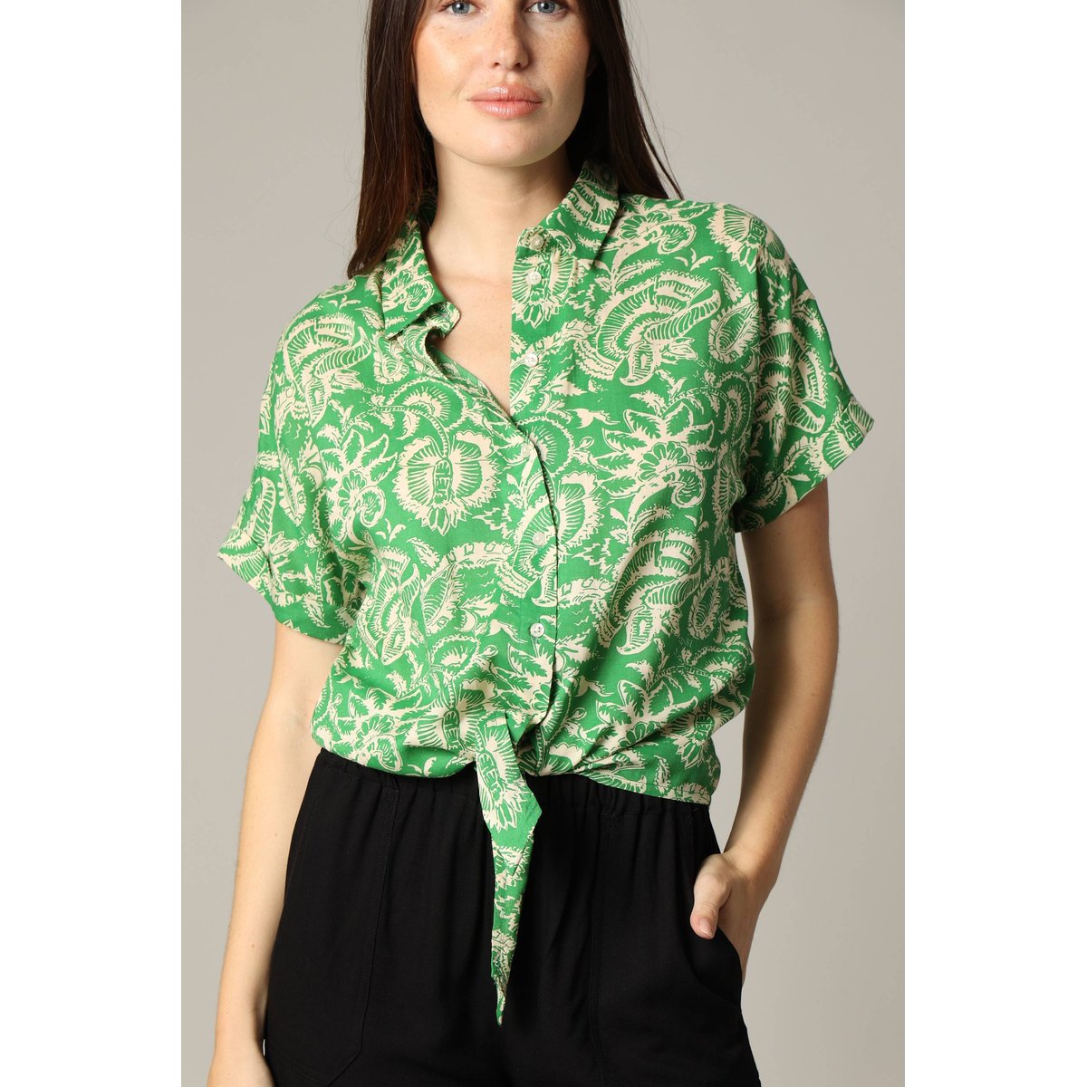 Blouse bohème en viscose slub à col chemise et manches courtes BADJI green, DEELUXE